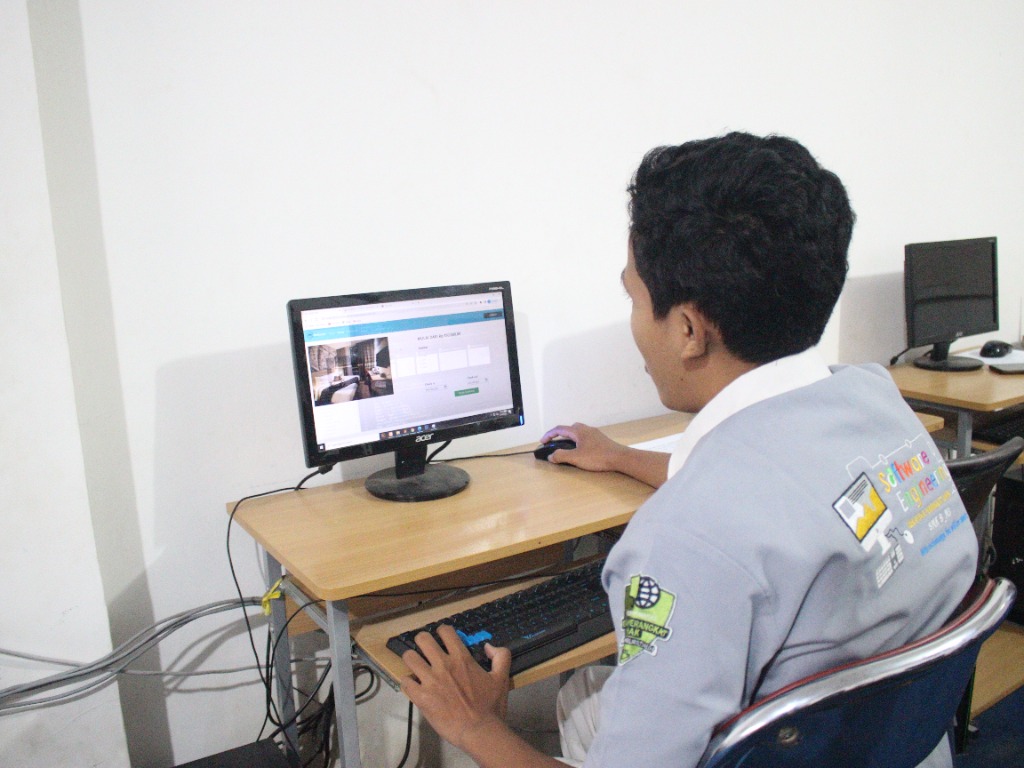 Pelaksanaan Uji Kompetensi Keahlian (UKK) BNSP di SMK Bina Mandiri Multimedia